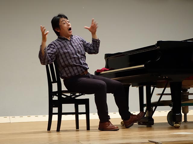 柳田先生の発声練習