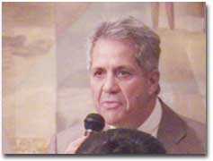 バド・ルイス さん